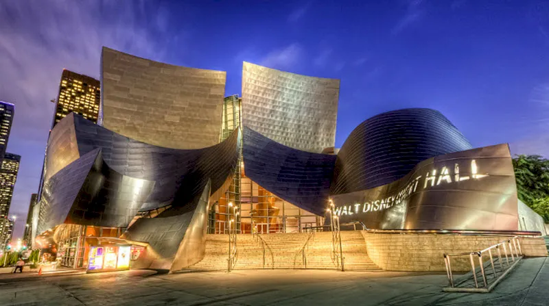 Phòng hòa nhạc Walt Disney sở hữu đường nét kiến trúc điêu luyện