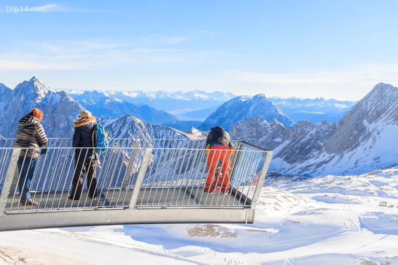Du khách đổ xô đến Zugspitze mỗi khi mùa đông đến