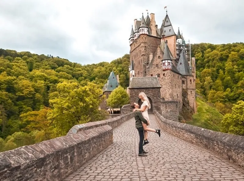 Lâu đài Eltz đẹp như trong phim cổ tích - điểm checkin lý tưởng khi du lịch Đức