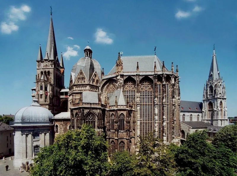 Nhà thờ Aachen - Di sản thế giới tại Đức đầu tiên